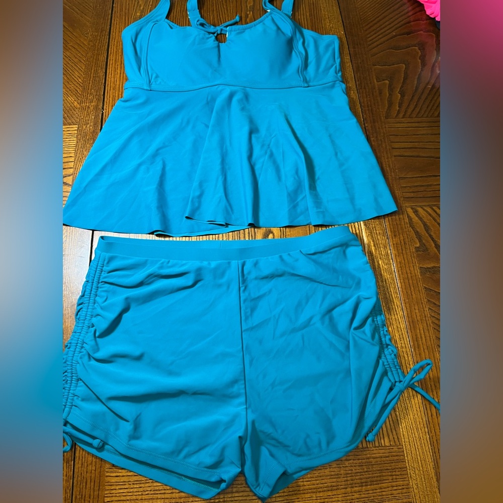 VIAURBE TEAL TANKINI. NWOT. SIZE LARGE.